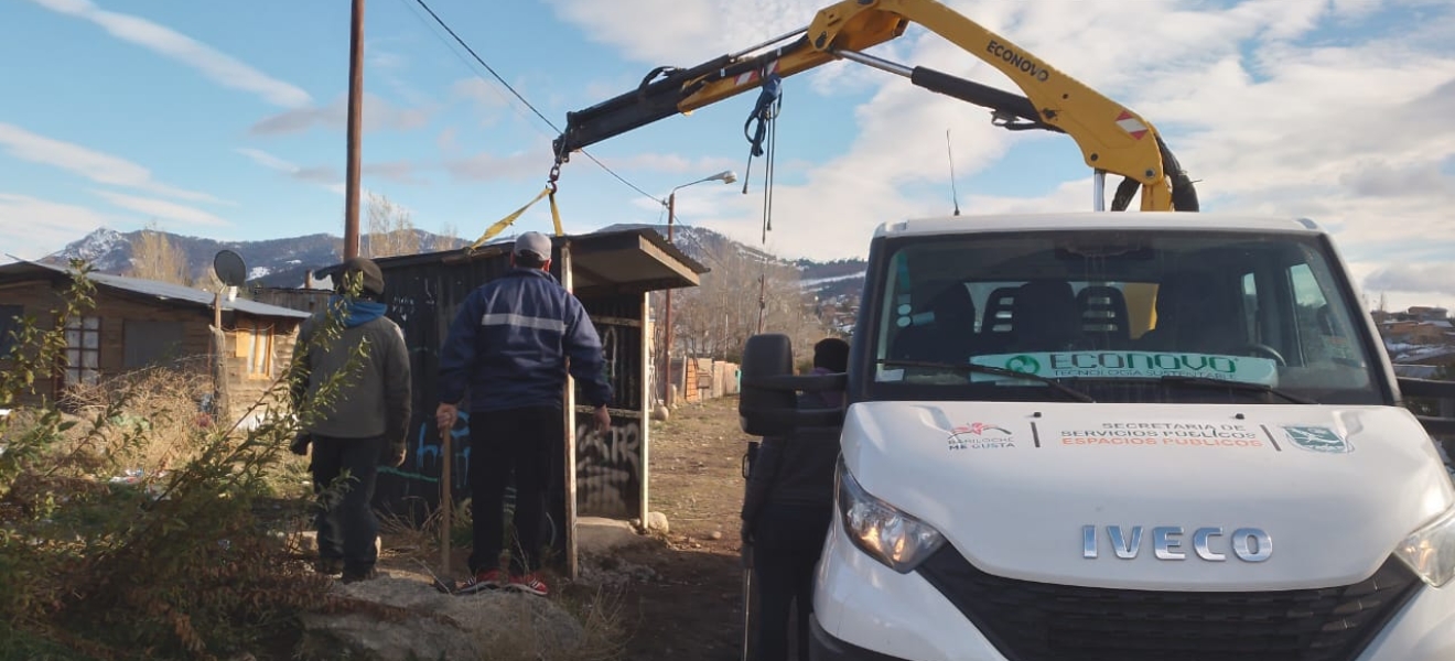 Bariloche: Relocalizan 3 garitas en Nahuel Hue por cambios de recorridos en el TUP