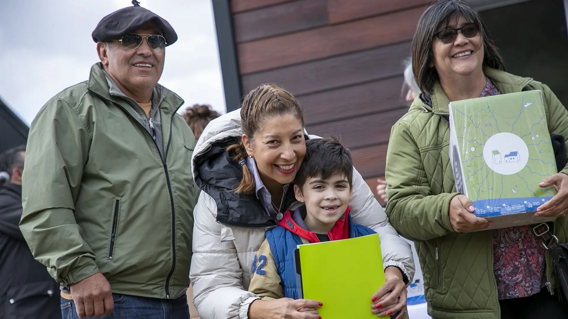 Bariloche: la gobernadora entregó 41 viviendas en el barrio El Frutillar