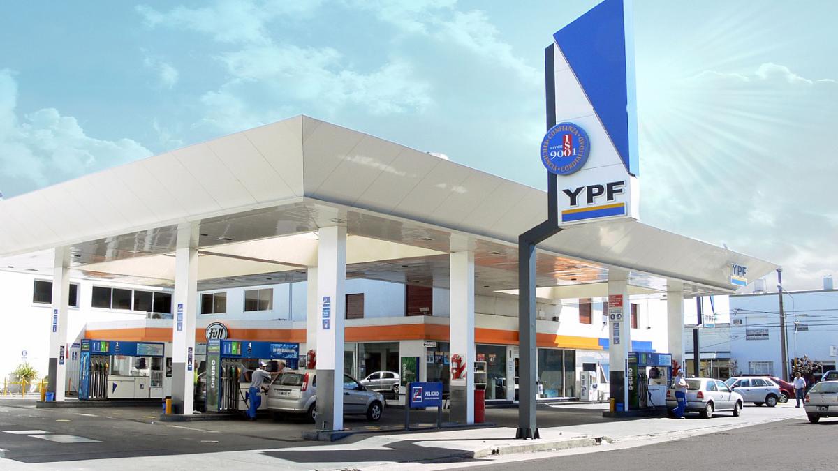 YPF y Axion se sumaron a Shell con la suba de 3,8% en sus combustibles