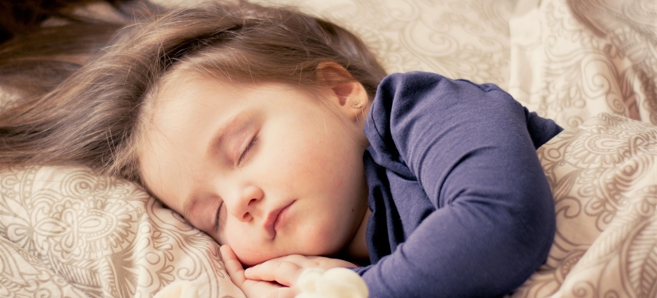 Día Mundial del Sueño | Dormir bien en la infancia: su impacto en la salud