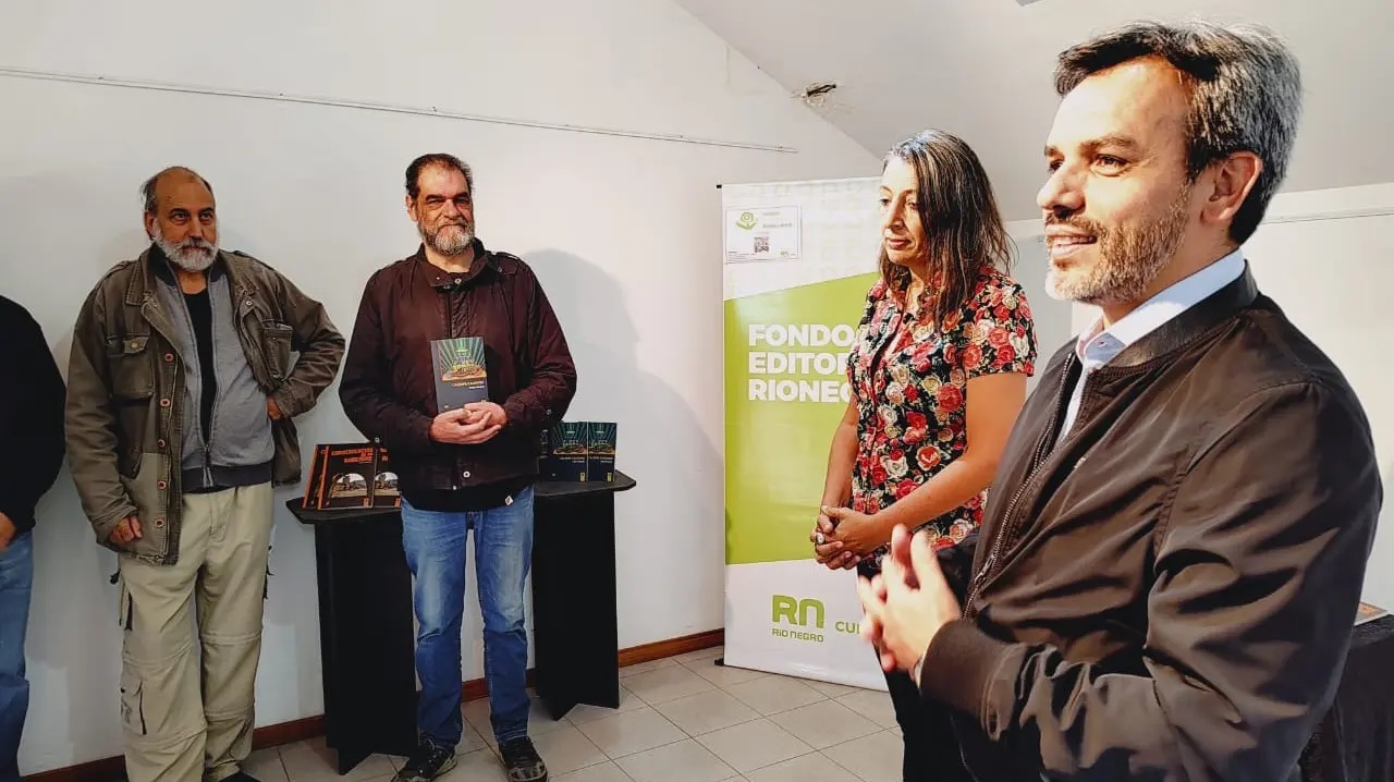 Bariloche: El FER realizó una nueva entrega de libros a autores rionegrinos