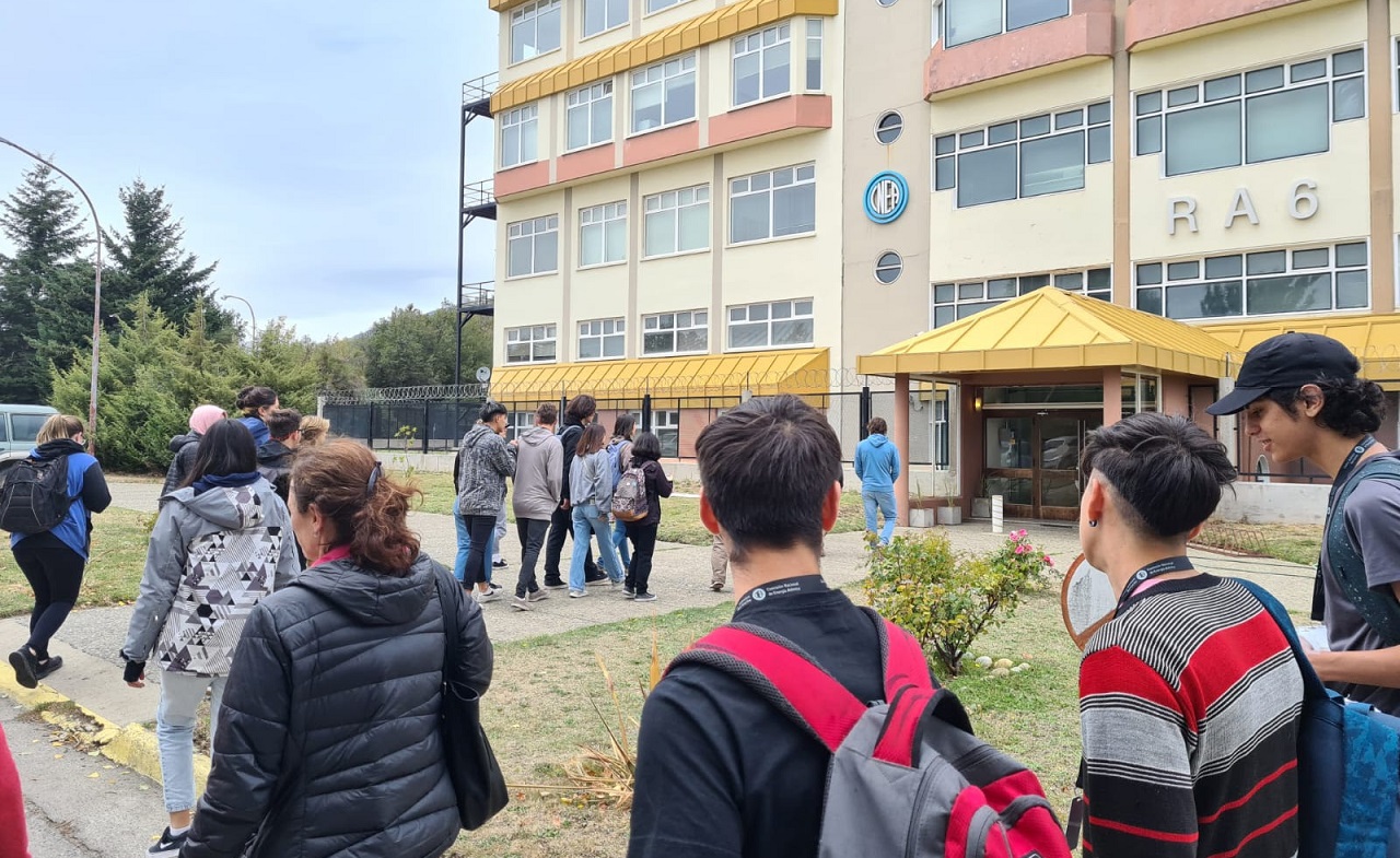 Estudiantes de Ingeniería de la UNCo Bariloche visitaron el Instituto Balseiro