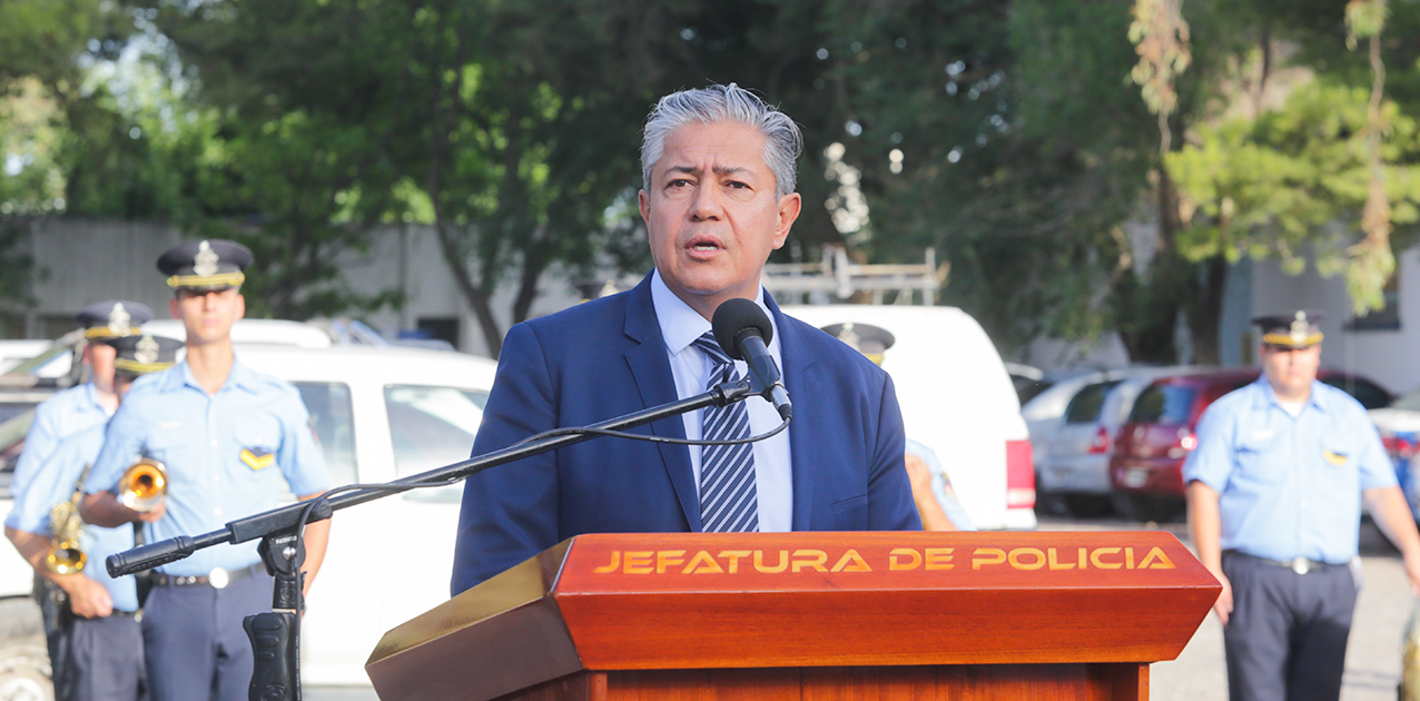 El gobernador de Neuquén otorgó aumento salarial a la Policía