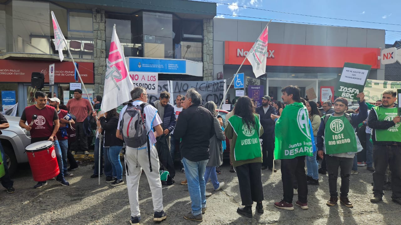ATE protestó en Bariloche contra inminentes despidos y el cierre de organismos nacionales