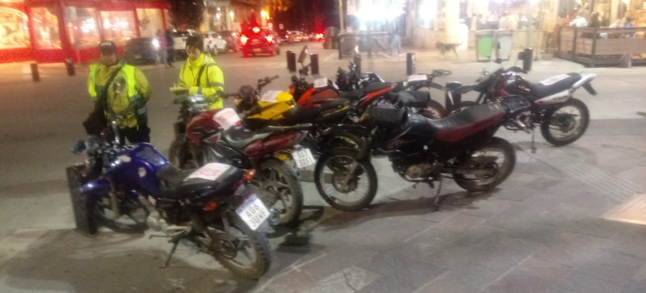 8 motocicletas y un auto retenidos en Bariloche por falta de documentación