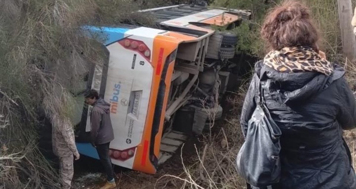 Intervención de agentes municipales tras accidente en Bariloche
