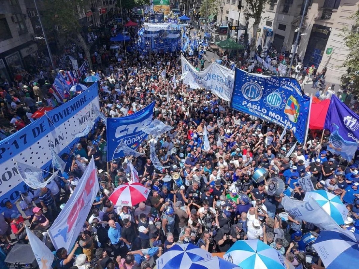 (((video))) Multitudinaria movilización de las dos CTA en rechazo a la Reforma Laboral