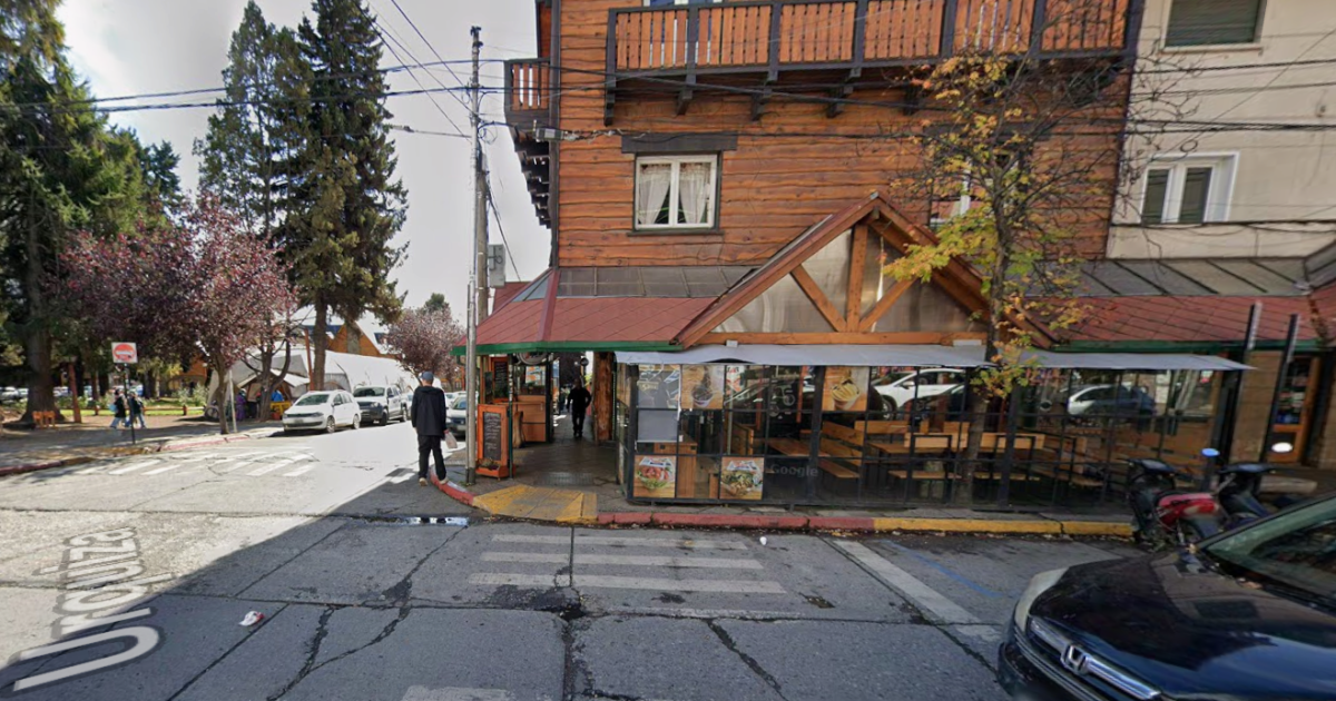 La Defensoría del Pueblo pide informes por la ocupación de la vereda en Moreno y Urquiza